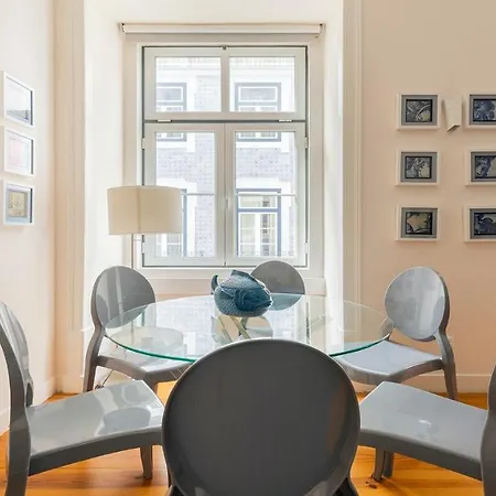 Plum Guide - Flying Fish * Lisboa